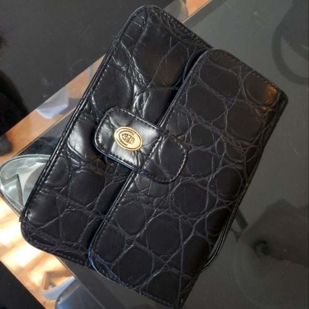 Black Patent Leather Purse - Picture 4 of 8